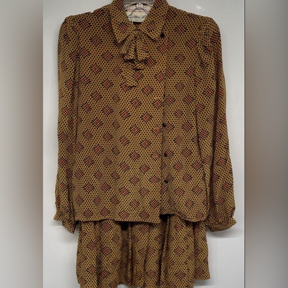 Oscar de la Renta Tops - Vintage Oscar de la Renta Patterned Blouse and skirt set 100% silk